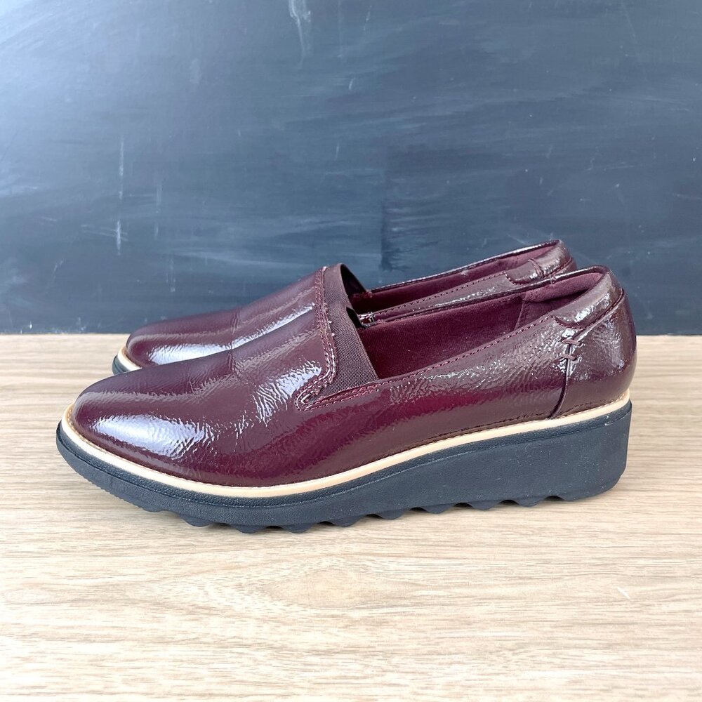 Clarks Sharon Dolly Burgundy slip-ons - size 7.5 medium - Picture 4 of 11